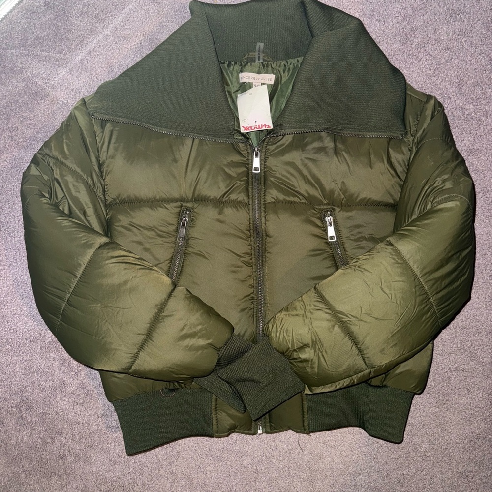 NWT - Women’s Cropped Olive Green Jacket
